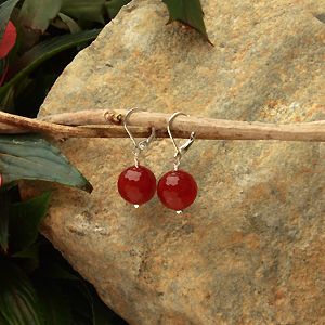Berdrj20114001lb Euro Lever Back 14mm Round Dyed Red Jade Earrings