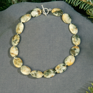 Bnkwpr134251822t1 22 In. 25 X 18mm Flat Oval White Pyrite Necklace