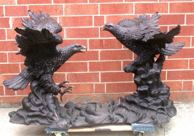 2 Eagle Table Bronze