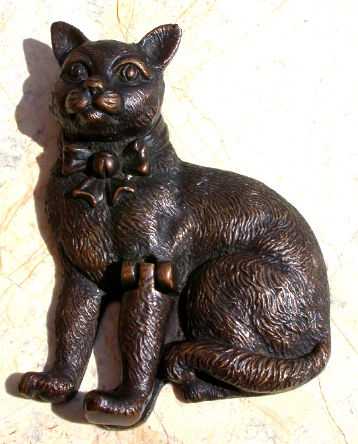 Cat Door Knocker Bronze