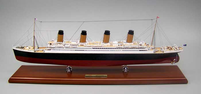 ActionJetz MBOTIT RMS Titanic Model Ship