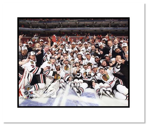 All About Autographs AAA11407m 2010 Chicago Blackhawks NHL Double Matted 8x10 Photograph Stanley Cup Champions Team Celebration