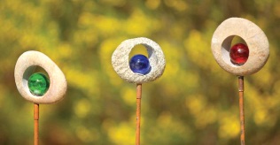 G.W. Schleidt GS1303 Glass Sphere and Stone Garden Stakes