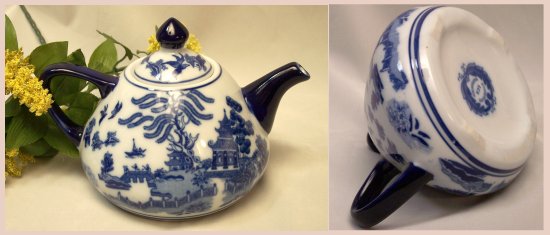Blue Willow Ceramic Wide Bottom Teapot