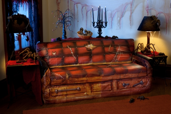 Paper Magic 195888 Spooky Scenes Coffin Couch Cover