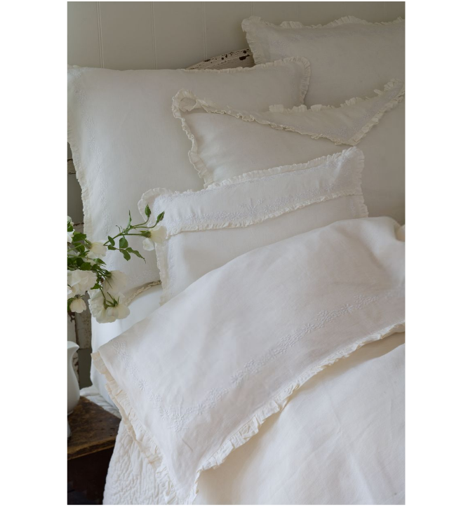 Taylor Linens 320CSWEETBTD Sweetbriar 68 in. x 86 in. Twin Duvet Cream