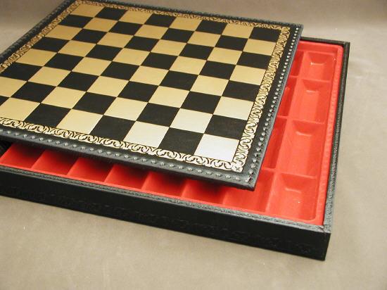 221gn Pressed Leather Chess Board And Chest