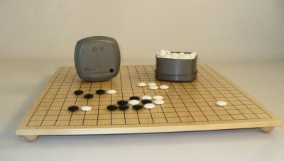 22828-07k Go Board With 7mm Glass Stones And Plastic Bowls