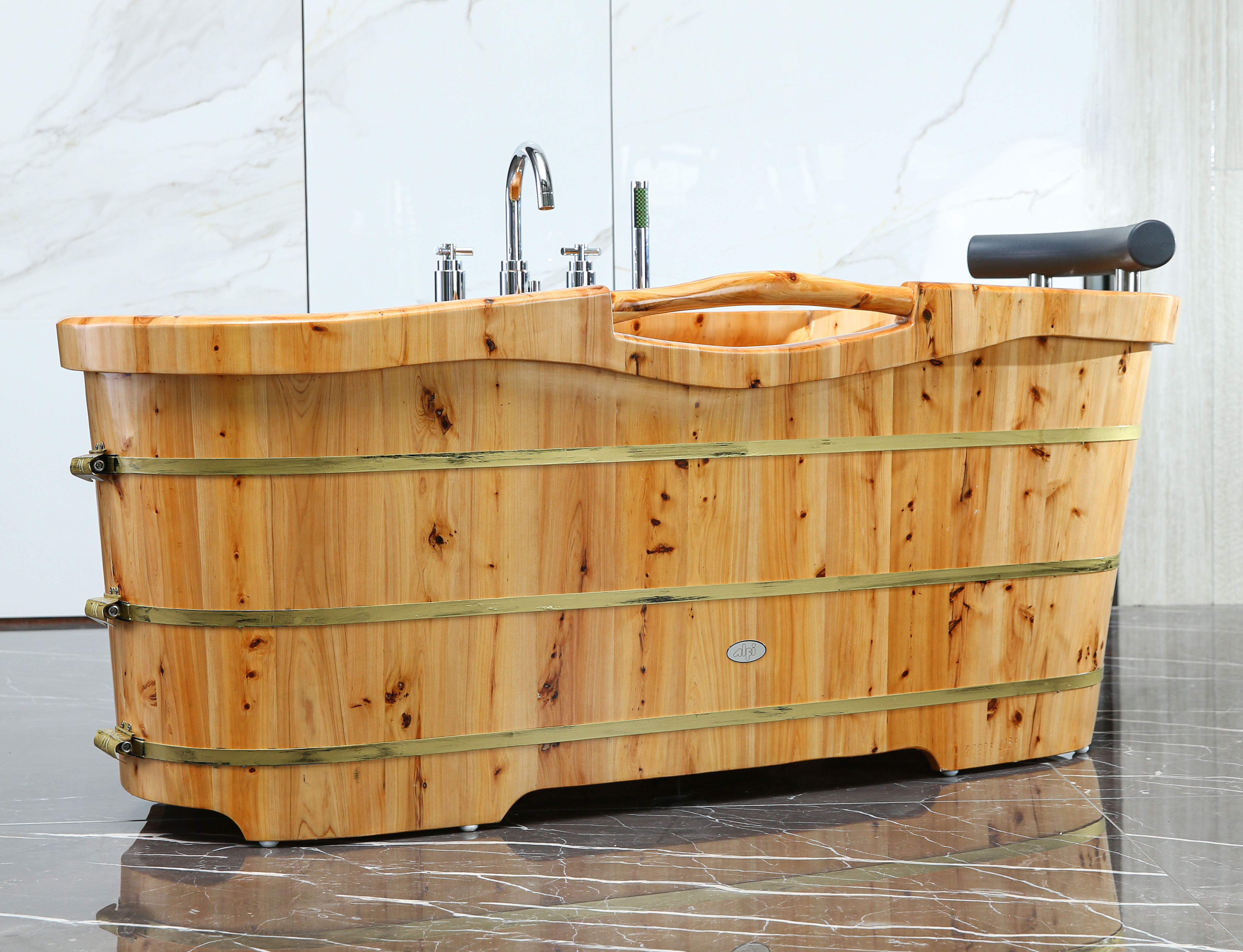 61&apos;&apos; Free Standing Cedar Wood Bath Tub With Chrome Tub Filler - Natural Wood