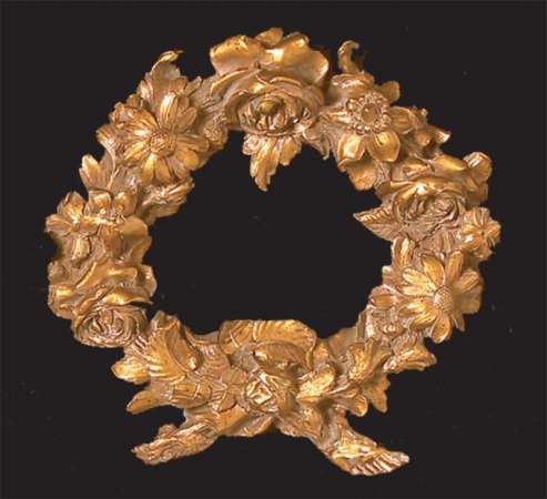 O32ag Bedcrown Floral Wreath Tieback Antique Gold