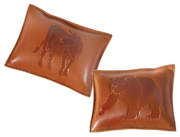 Rm 116b Tan 2 Sides Bear And Bull Malleable Paperweight - Tan