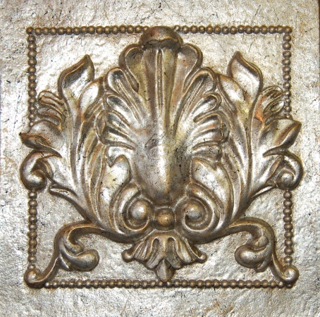 7027gs Single Acanthus Tile In Gilt Silver Finish