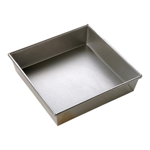 FocusFoodService 977953 9 in. Square Aluminized Steel Cake Pans  Pack of 3