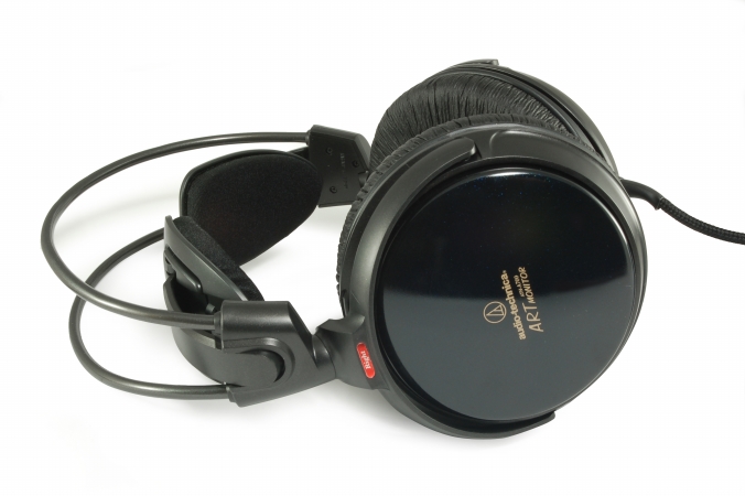 Audio Technica ATHA700 Audiophile Closedback Dynamic Headphones