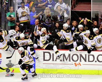 Liebermans Pfsaans21001 Boston Bruins Bench Celebration Game 7 Of The 2011 Nhl Stanley Cup Finals- No. 55 - 8.00 X 10.00 Poster Print