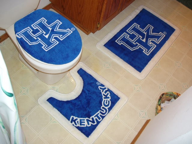 Belle View 10030 Kentucky Wildcats 3pc Bath Rugs