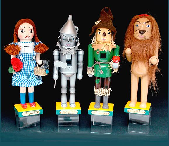 DKSA C3018 Pack of 8 The Wizard of Oz Decorative Christmas Nutcrackers 14 in.