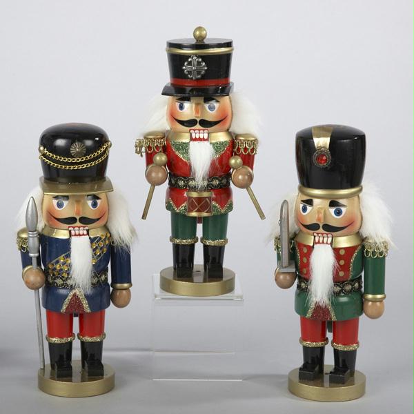 DKSA C3851 Pack of 6 Wooden Chubby Soldier Christmas Nutcrackers 9 in.