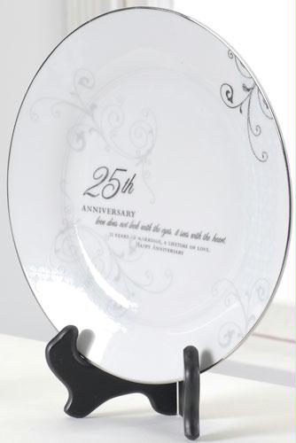 RINC 61208 Pack of 2 Silver 25th Wedding Anniversary Porcelain Plates with Stands 9 in.