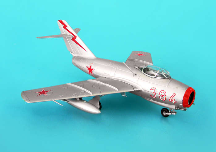 Easy Models EM37130 Chinese Air Force MIG15 172 No 374 June 1951