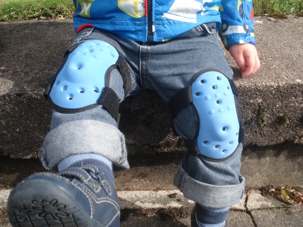 ILA Blue knee pads #3 Thudguard Baby knee pads