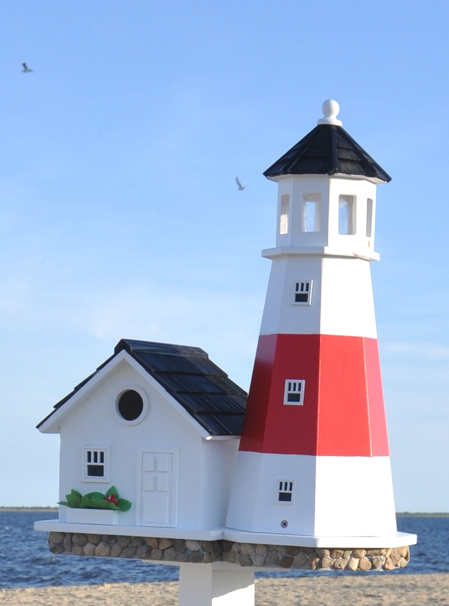 Hb-9084s Montauk Point Lighthouse Birdhouse