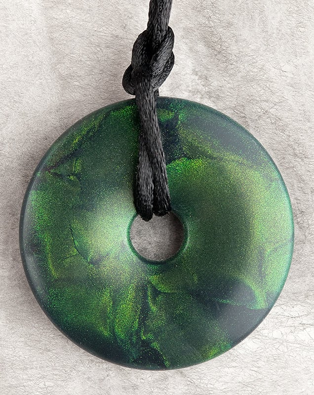 Grshim Emerald Shimmer Pendant