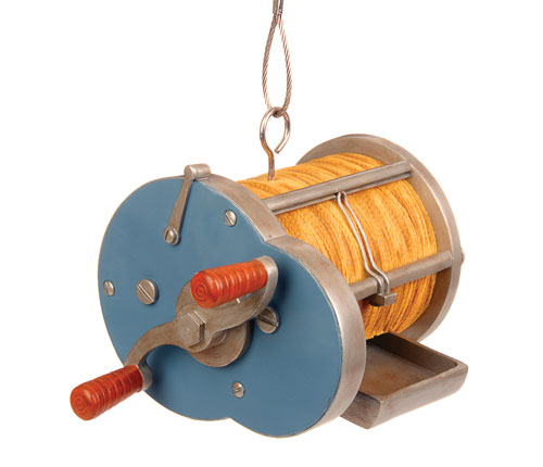 Cast Reel Bird Feeder