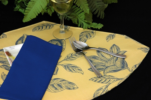 Pacific Table Linens M322110sC01 Bouquet Reversible Wedge Placemat SummerMidnigh
