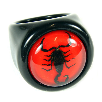 R0011-7 Black Scorpion Ring With Red Background - Size 7