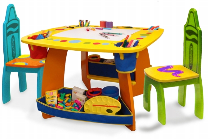 Grow&apos;n Up 9001 Crayola Wooden Table And Chair Set
