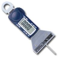 features and benefits measuring range 0-1.0"/0-25mm resolution: .0005" .001mm 1/64" maximum relative humidity: 80 percent 3v type cr 2032 lithium battery 1 year battery life quickly and accurately measures tread depth in one easy step.