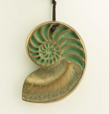 Necklace70b Hen-feathers Nautilus Pendant