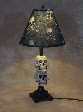 Lamp-200b 2 Med. Skull Desk Lamp With Bone Shade