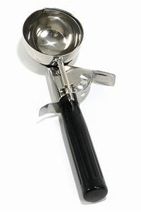 UPC 070848000913 product image for Heuck 00091 Deluxe Trigger Scoop | upcitemdb.com
