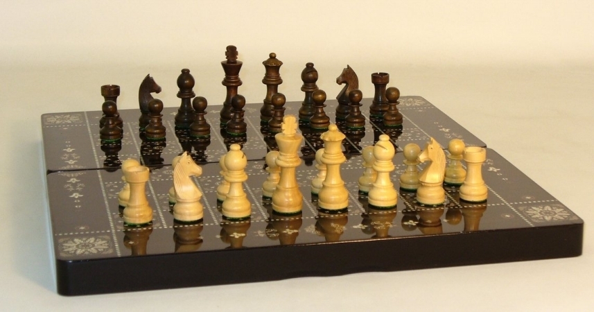 26211cc 15 In. Flower Decoupage Bg & Chess - Backgammon Chess & Chckers