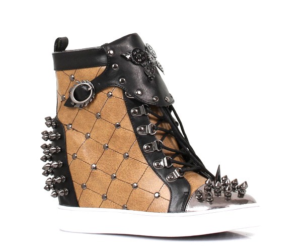Costume Sneakers