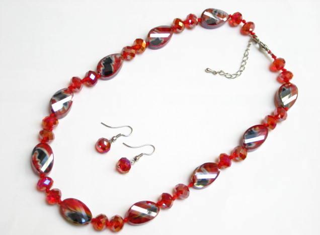 Alur Jewelry, Inc. 15650rd 18 In. Colored Glaze Necklace-earring In Red