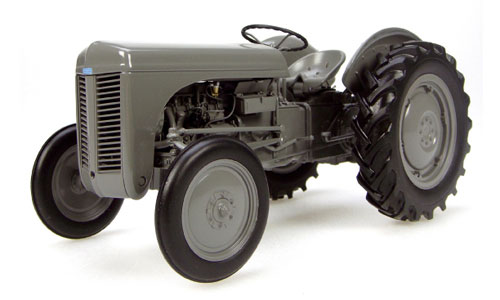 Uni2690 Universal Hobbies - Massey Ferguson Tea-20 Tractor