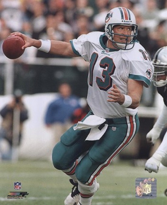 Photofile PFSAAGR12501 Dan Marino - Dropping Back Sports Photo - 8 x 10 Photofile PFSAAGR12501 Dan Marino - Dropping Back Sports Photo - 8 x 10