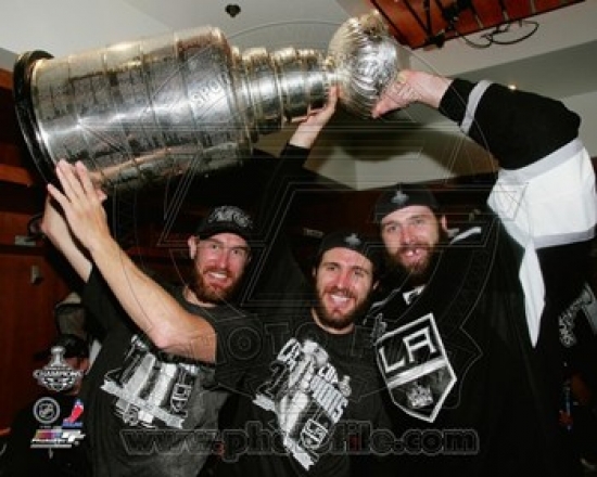 Jeff Carter Mike Richards & Dustin Penner With The Stanley Cup Trophy After Winning Game 6 Of The 2012 Stanley Cup Finals Sports Photo - 10 X 8