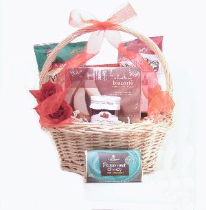 Natural Gift Baskets 353 Medium Holiday Basket