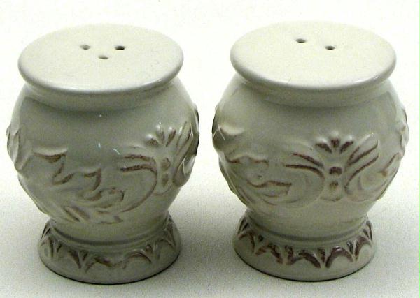 049-13769 Decorative Ceramic Salt & Pepper Set