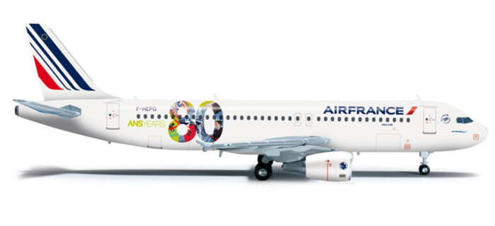 200 Scale Commercial-private He556255 Air France A320 1-200 80th Anniversary Reg No.f-hepg