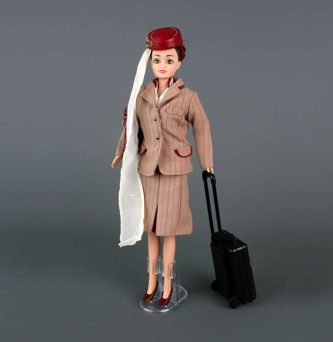 Da58993 Emirates Cabin Crew Doll Brunette