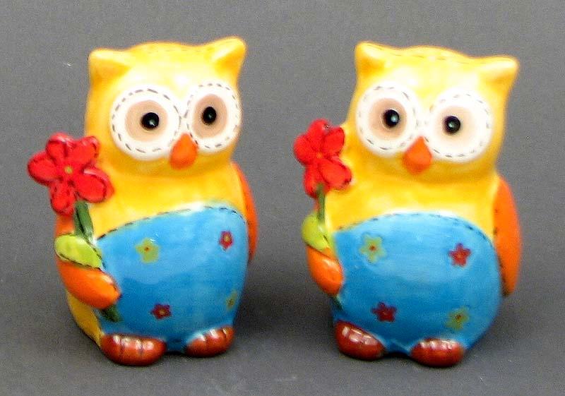 049-13614 Ceramic Owl Salt And Pepper Set