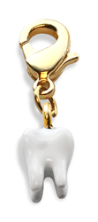 2850g Tooth Charm Dangle In Gold