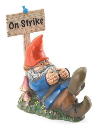 37095 Garden Gnome On Strike