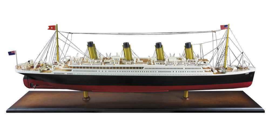 As083 Titanic Ship Model