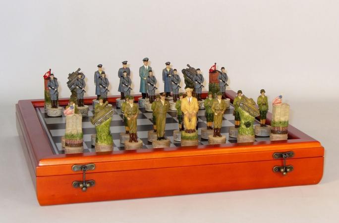 R73669-cct Wwii Germany Men On Cherry Stained Chest Themed Chess Set
